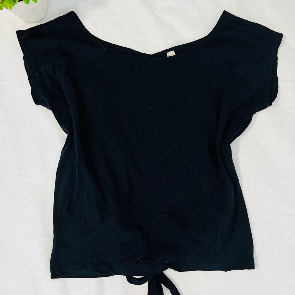 Open back tie back basic top - Picture 5 of 5
